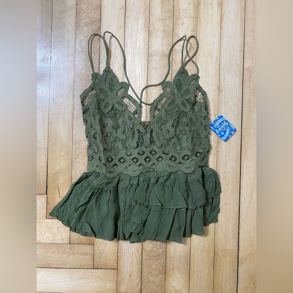 New Free People Adella Olive Sparrow Green Lace Smocked Back Ruffle Layered hem - Picture 3 of 3